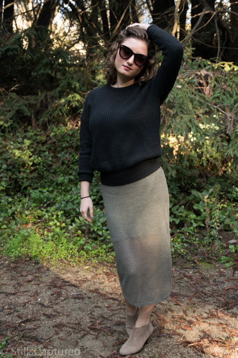 natural hair, black sweater, green maxi dress, tan booties