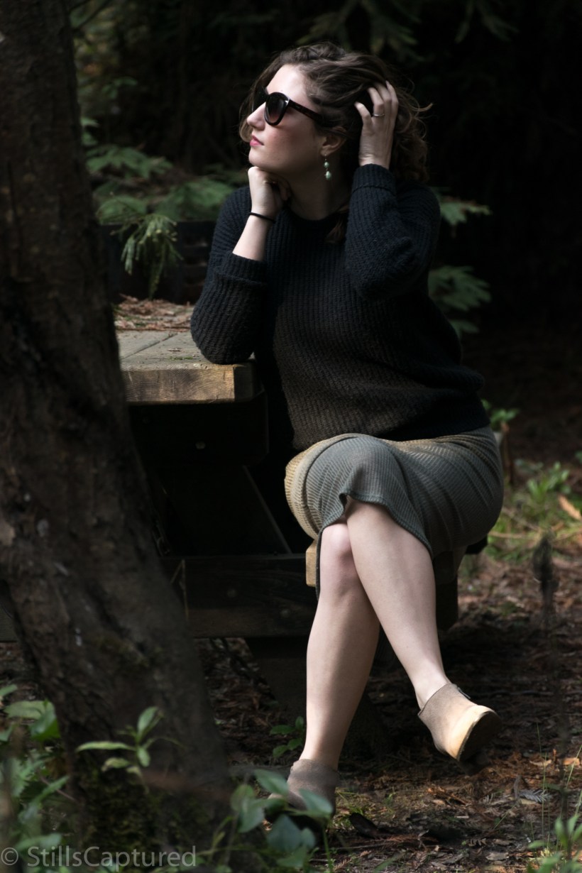 natural hair, black sweater, green maxi dress, tan booties
