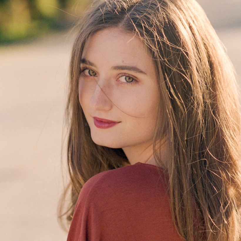 holiday, red lip, fall, winter, fashion, makeup, beauty